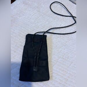 Lululemon phone cross body